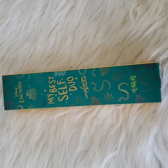 Disney Encanto My Best Self Duo Complexion Brushes - Picture 3 of 4